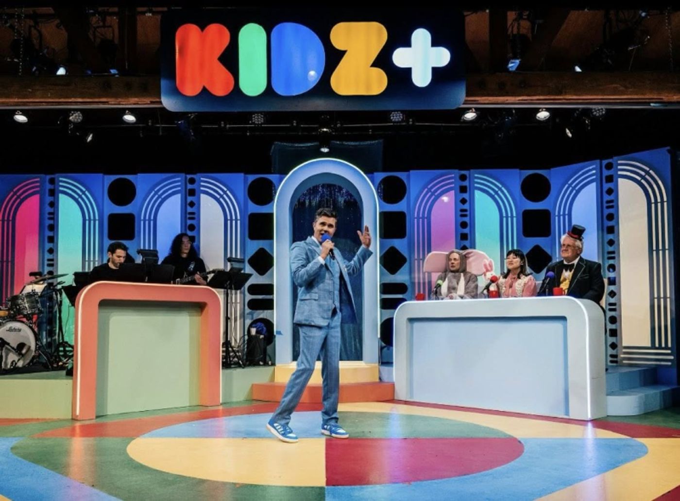 Review: KID GLOVES World Premiere Musical Comedy at Skylight Theatre  Image